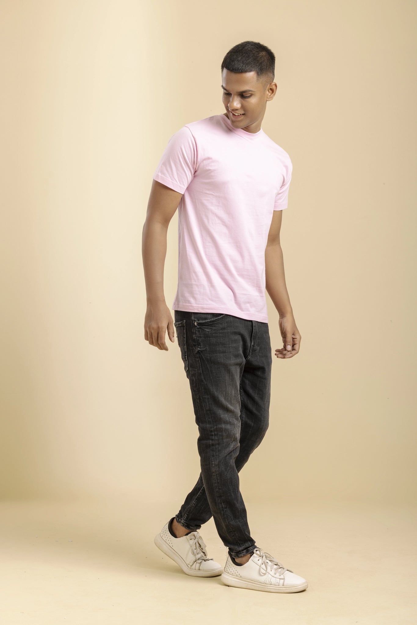 Half Sleeve - Men's Round Neck Pink T-Shirt